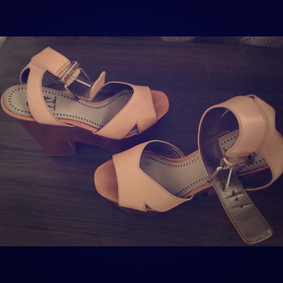 Shoes - Picture 1 of 4